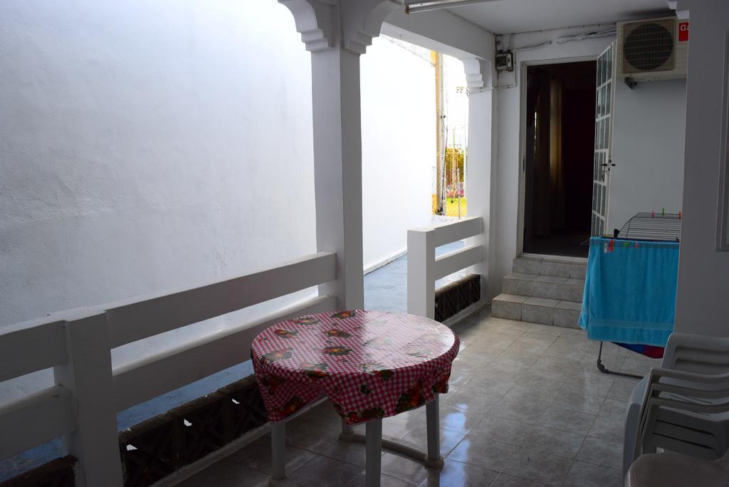 Mauri Holidays 'Budgeted Apartment' La Gaulette Chambre photo