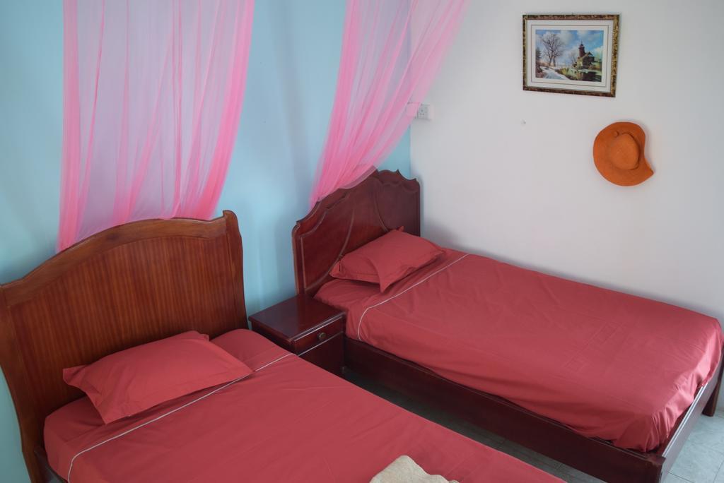 Mauri Holidays 'Budgeted Apartment' La Gaulette Chambre photo