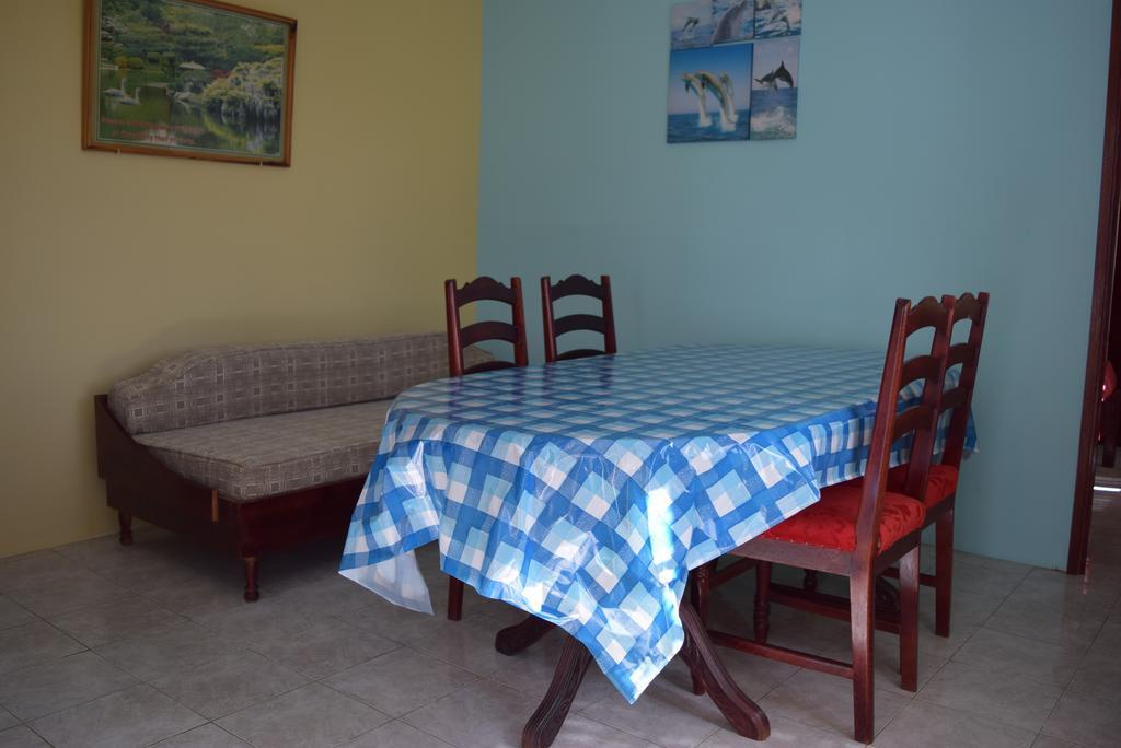 Mauri Holidays 'Budgeted Apartment' La Gaulette Chambre photo