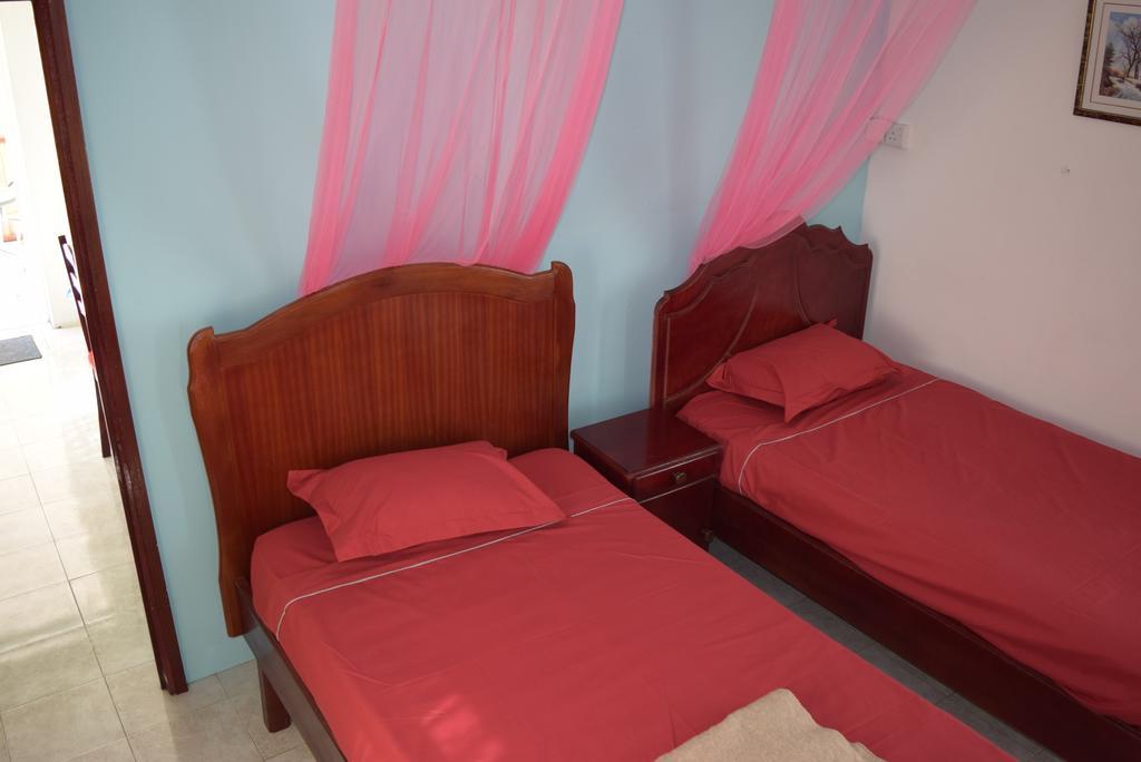 Mauri Holidays 'Budgeted Apartment' La Gaulette Chambre photo