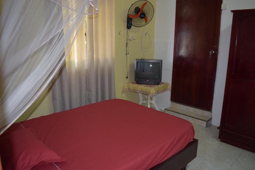 Mauri Holidays 'Budgeted Apartment' La Gaulette Chambre photo